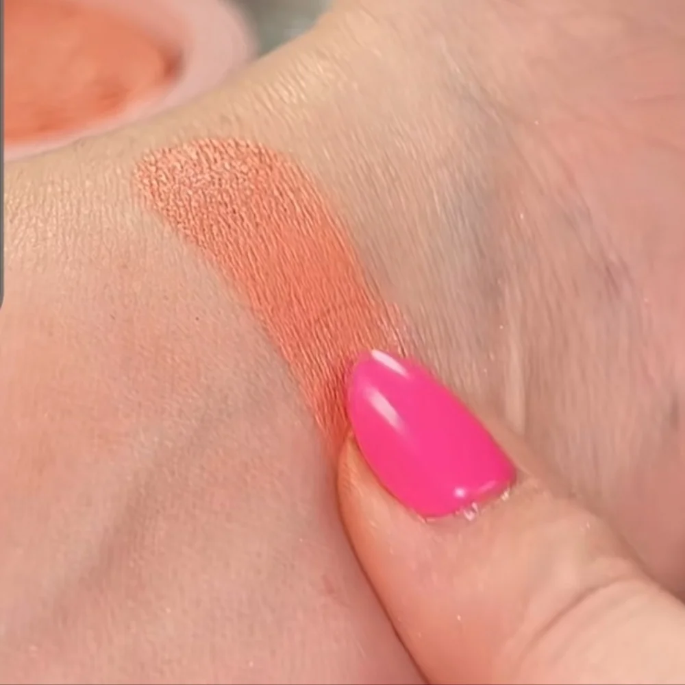 Plouise Cream Blush Compact Peach Puff